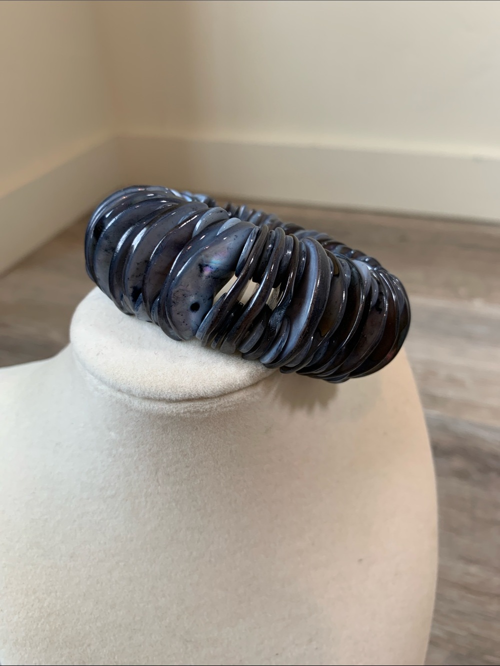 Elegant Iridescent Black Shell Stack Bracelet